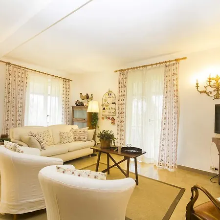 Monserrato - Goelba 度假居 *