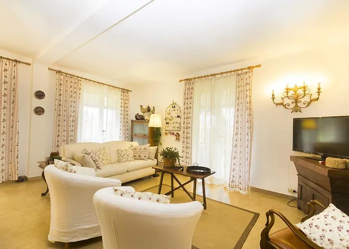 Monserrato - Goelba Semesterbostad *